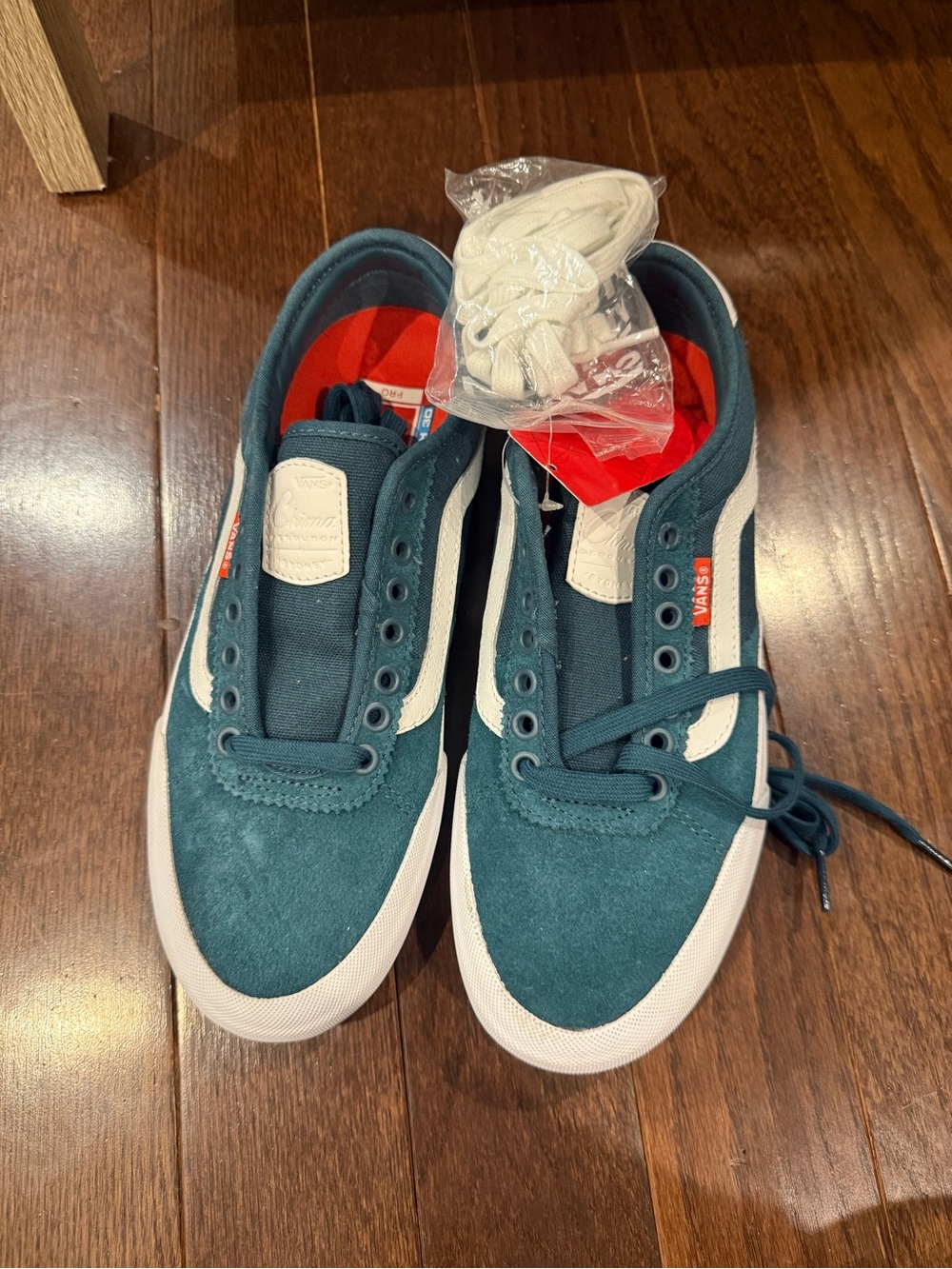 NWT Vans Teal Suede Low-Top Sneakers with White Stripe